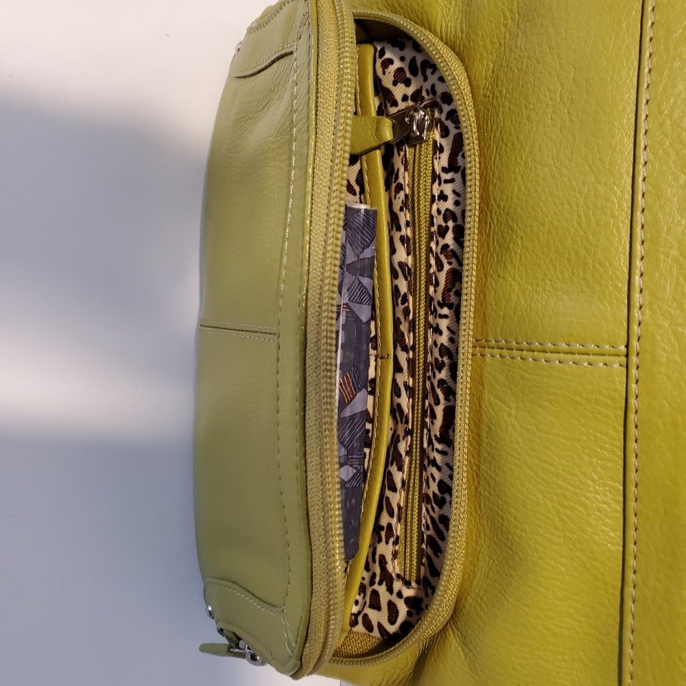 ILI Green Leather Purse - Picture 2 of 5